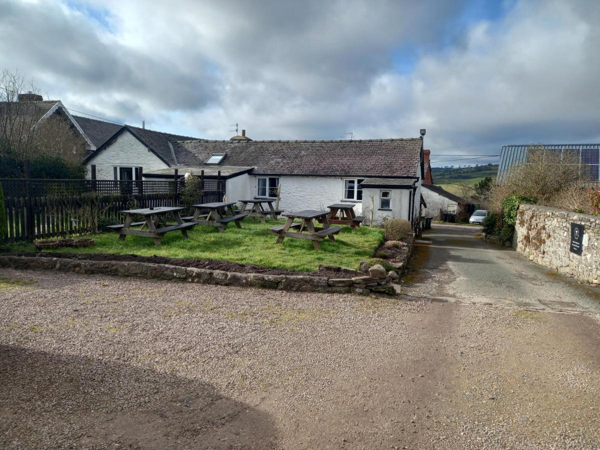 The Crown Inn Wentnor Bagian luar foto