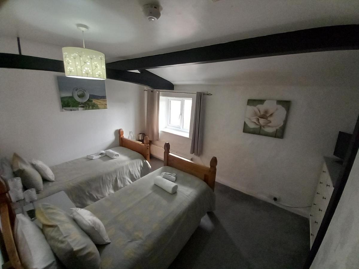 The Crown Inn Wentnor Bagian luar foto