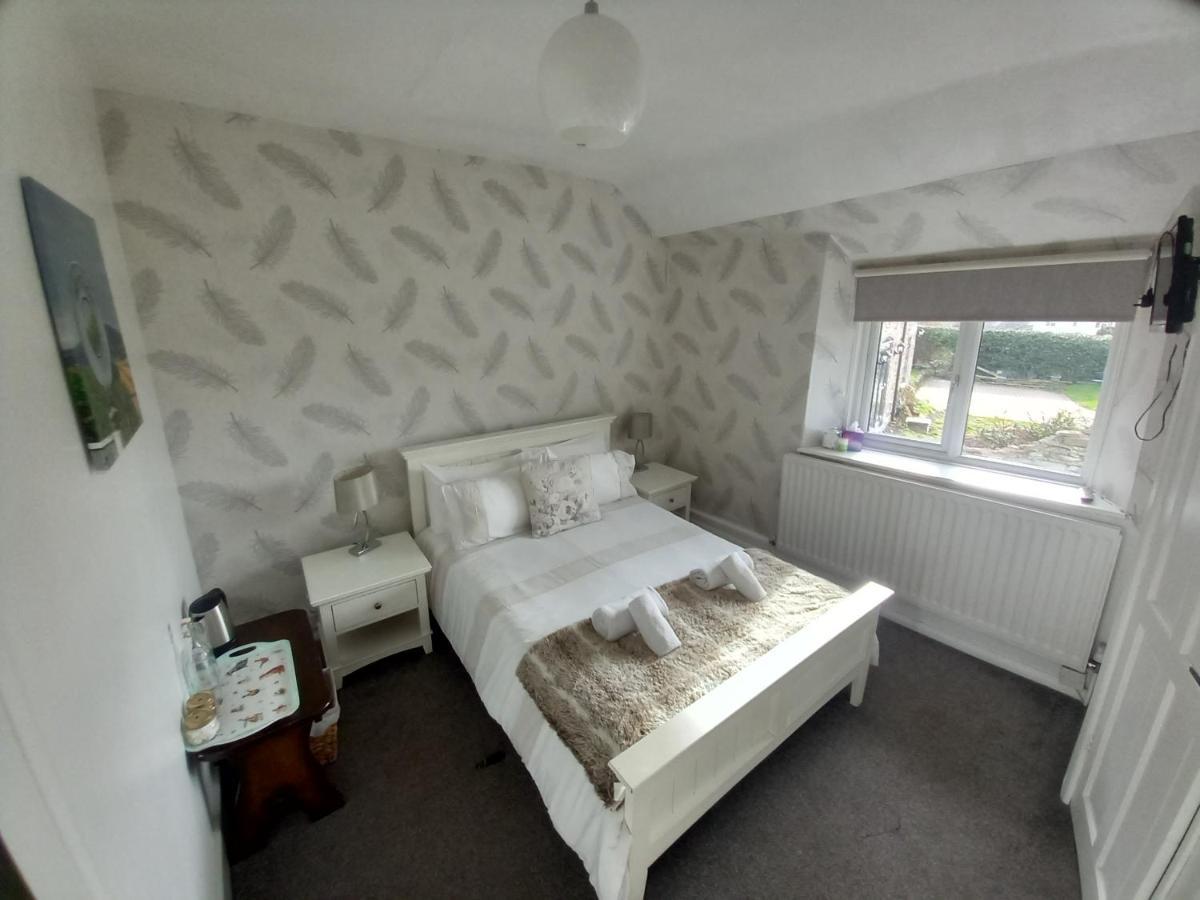 The Crown Inn Wentnor Bagian luar foto