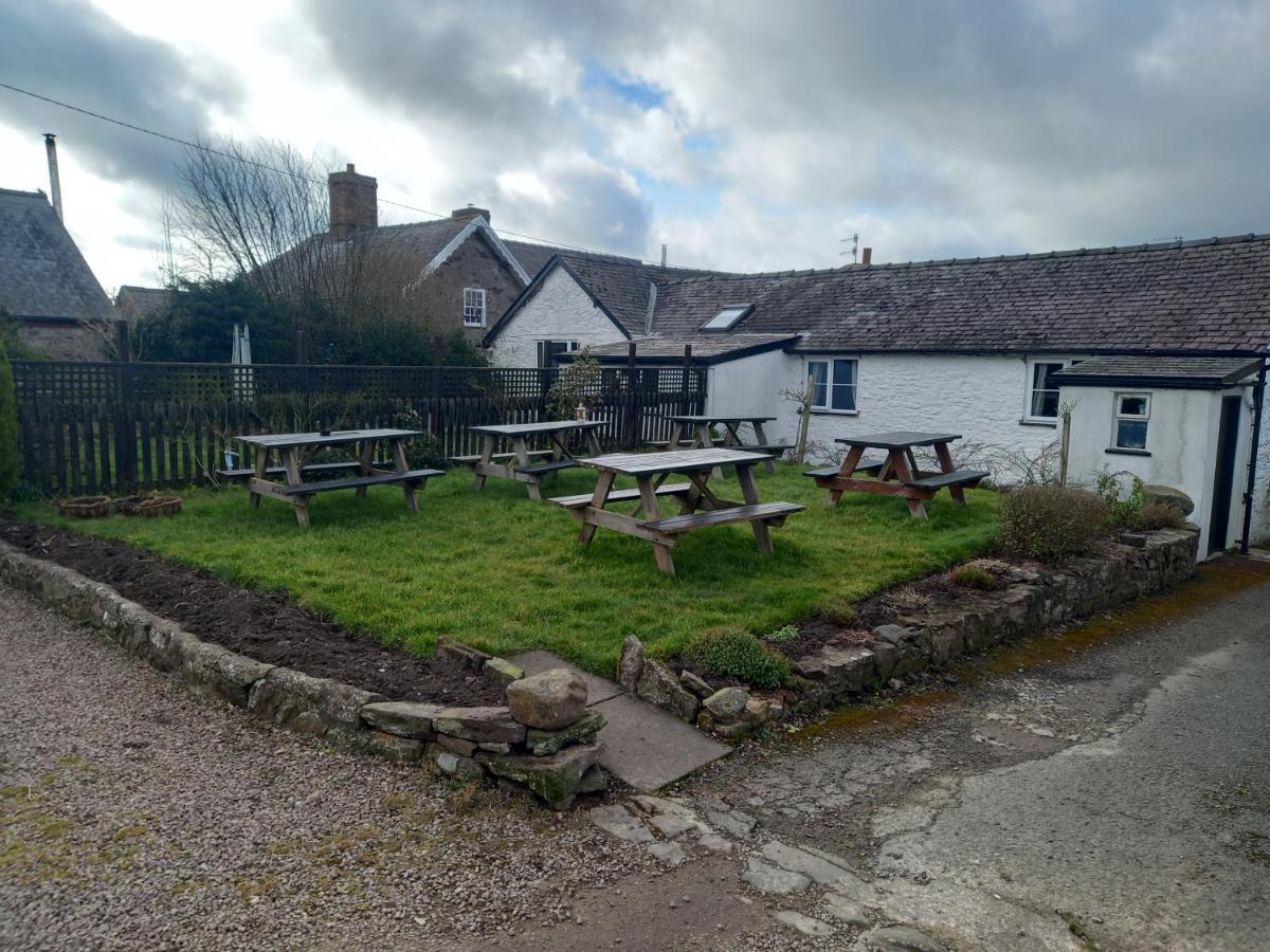 The Crown Inn Wentnor Bagian luar foto