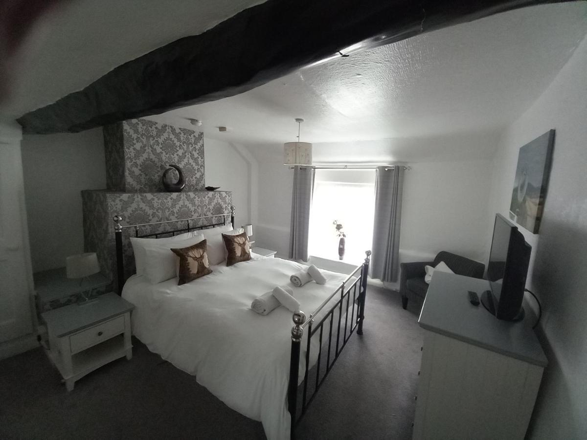 The Crown Inn Wentnor Bagian luar foto