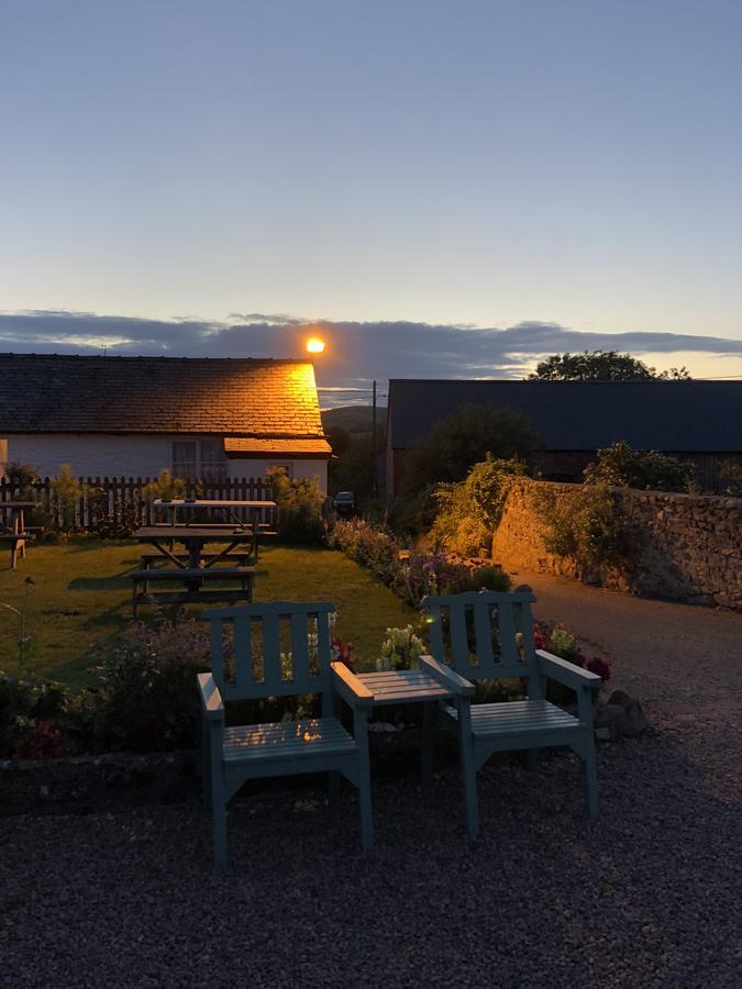 The Crown Inn Wentnor Bagian luar foto