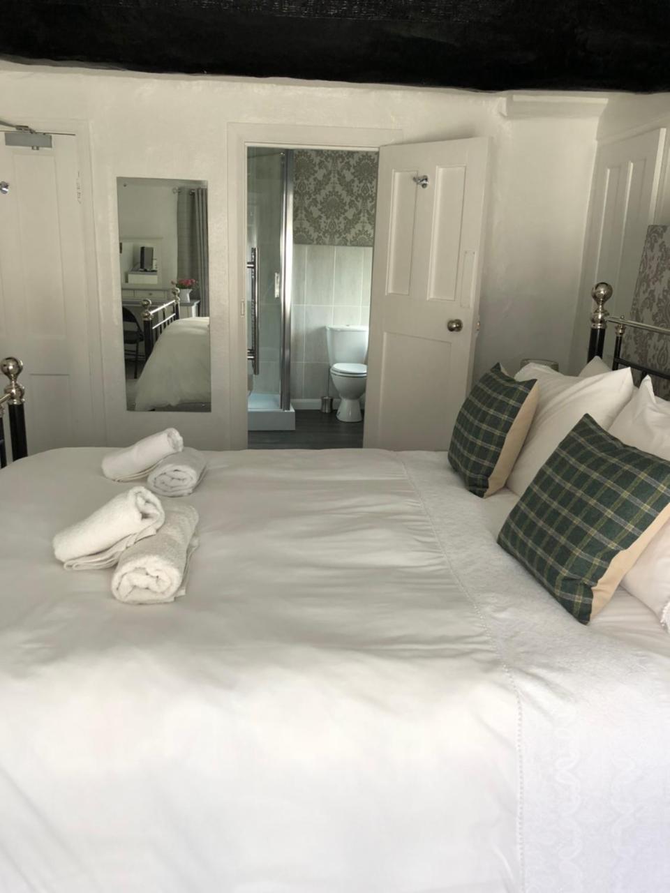 The Crown Inn Wentnor Bagian luar foto