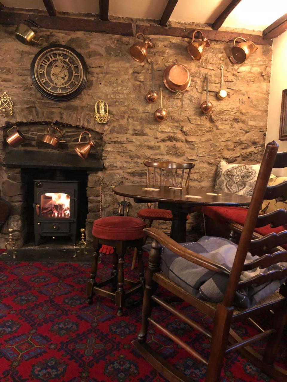 The Crown Inn Wentnor Bagian luar foto